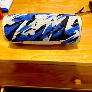 Amazing sound for a portable speaker